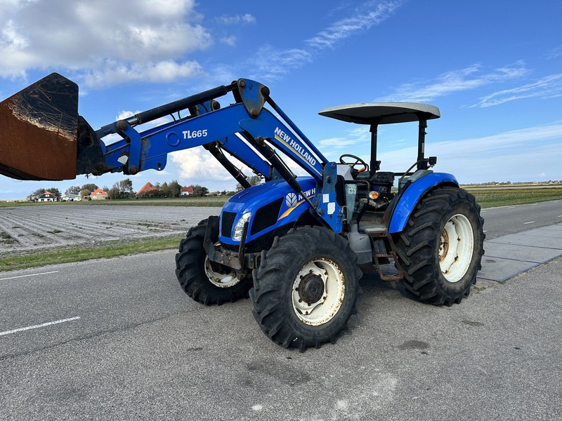 Farm tractor New Holland TD5.100