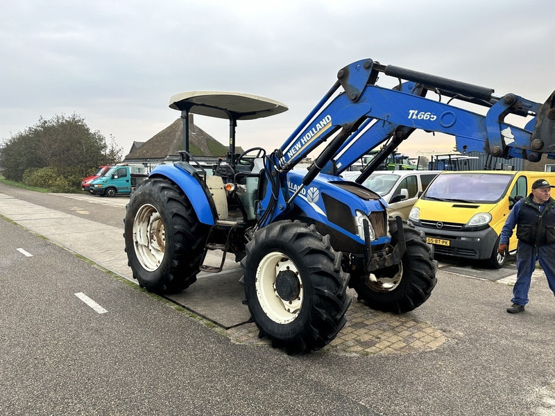 Farm tractor New Holland TD5.100