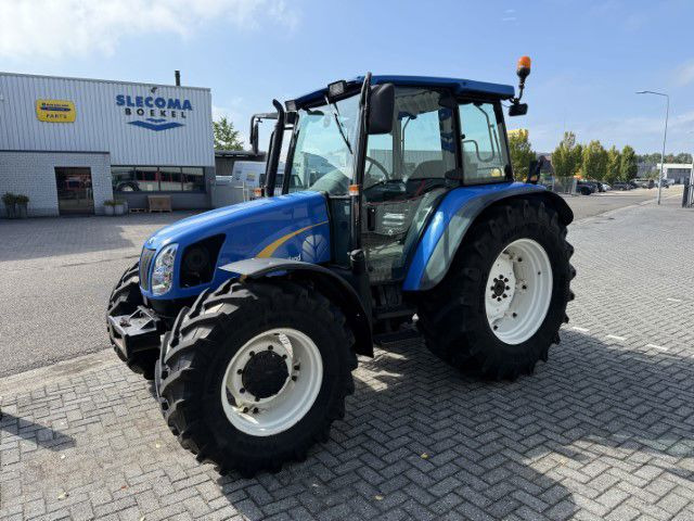 Farm tractor New Holland TL90A 4WD