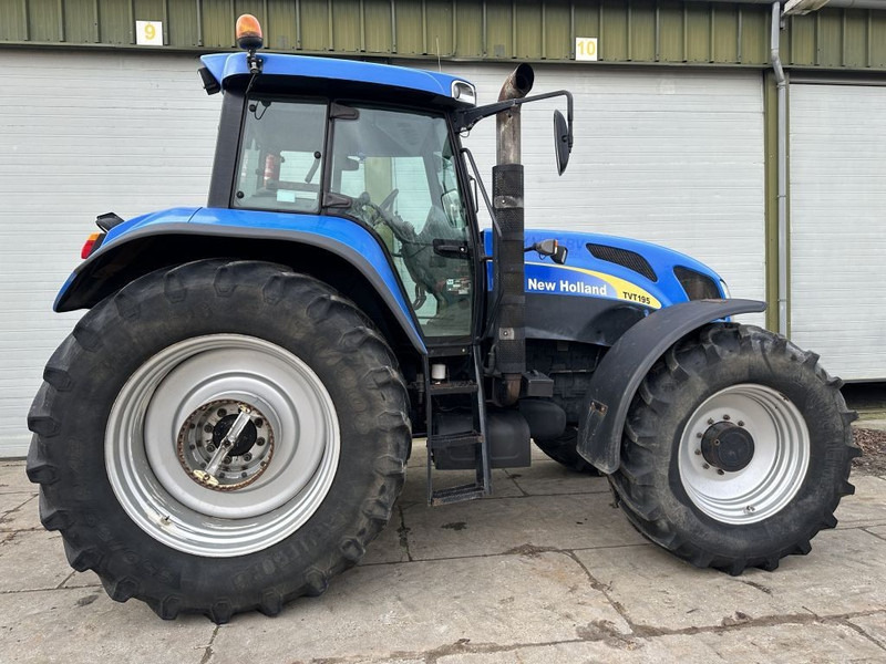 Farm tractor New Holland TVT 195 Dutch registration