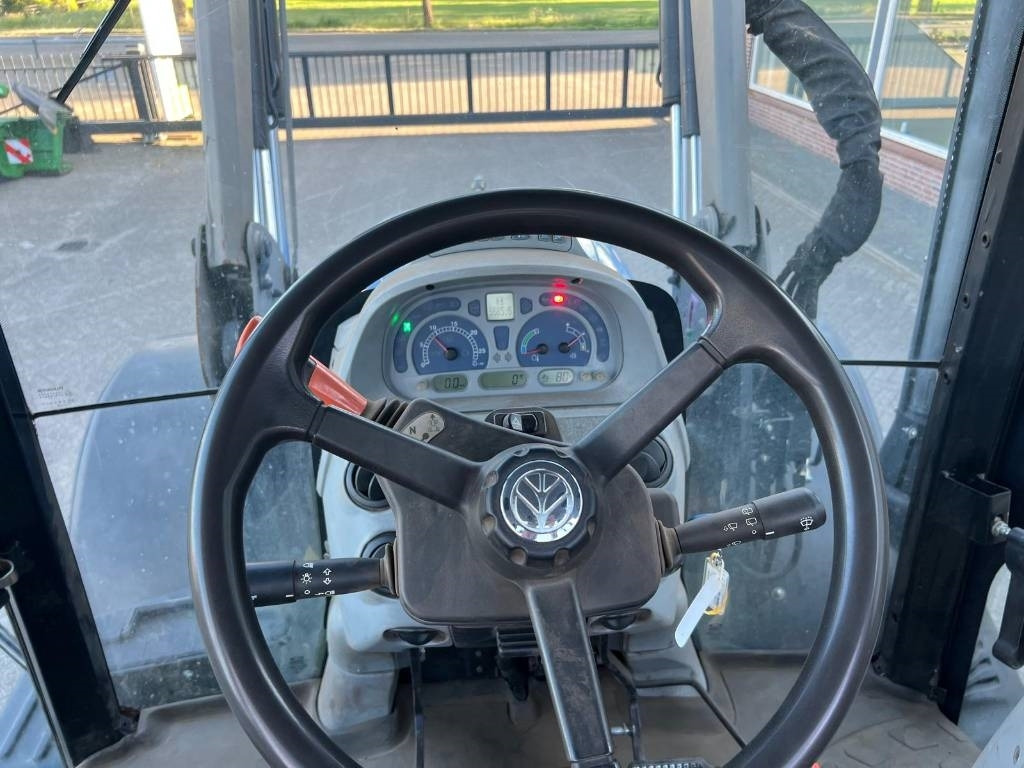 Farm tractor New Holland T 6.155