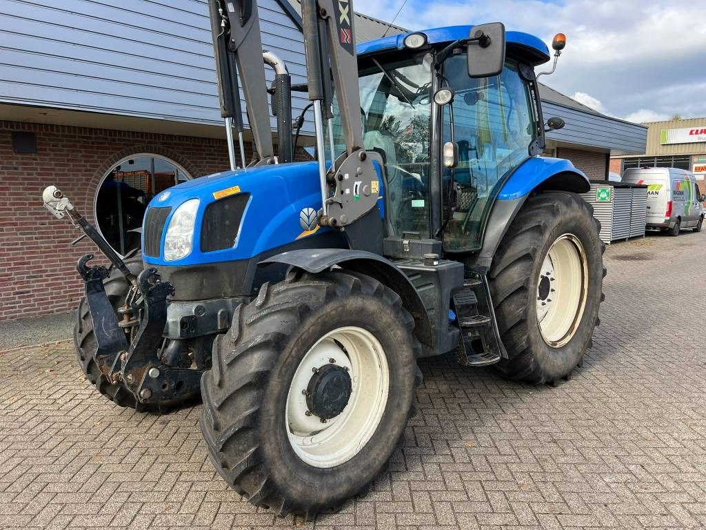 Farm tractor New Holland T 6.155