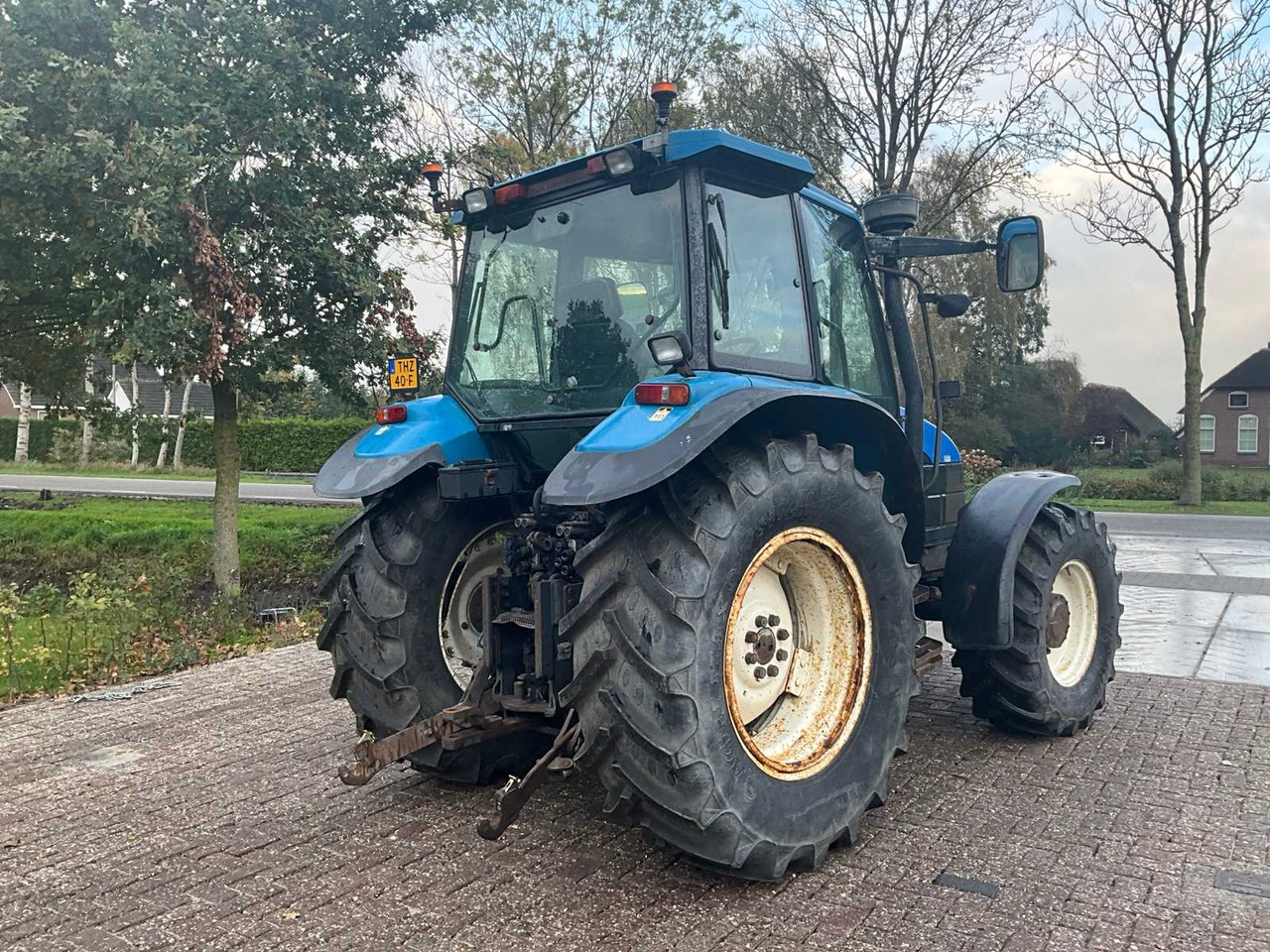 Farm tractor New holland TS90