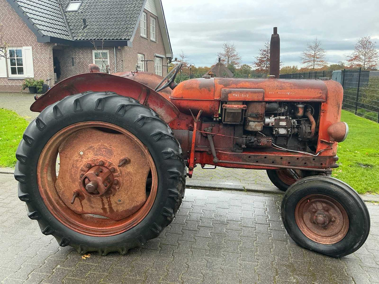 Farm tractor Nuffield 460