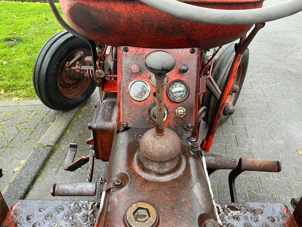 Farm tractor Nuffield 460