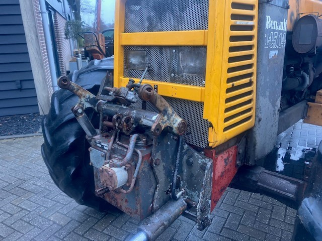 Farm tractor RENAULT 145.14