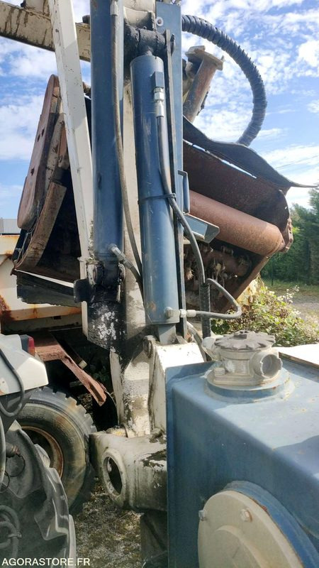 Farm tractor RENAULT ERGOS 446 - 2008