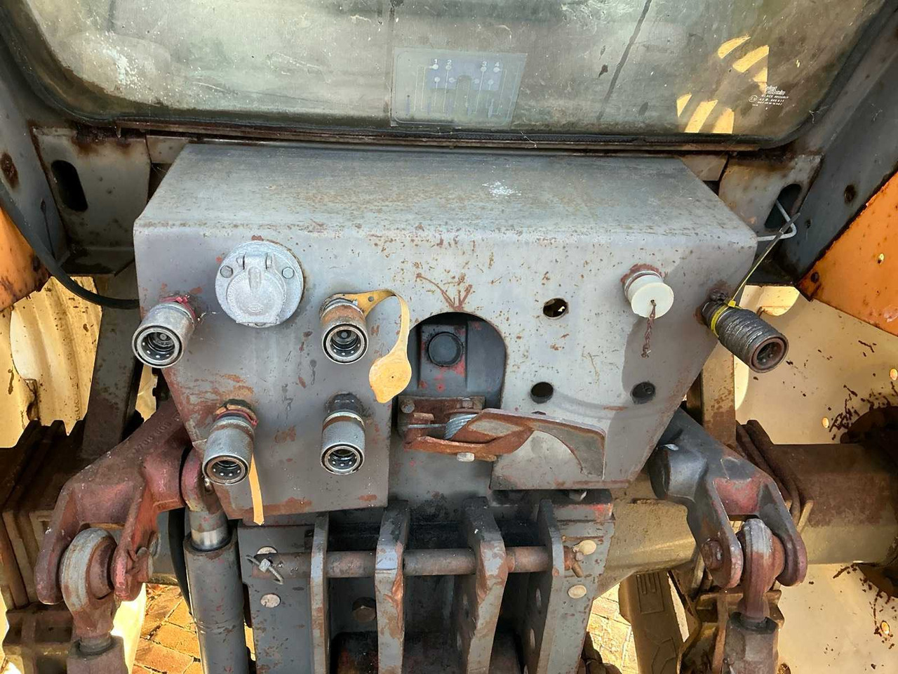 Farm tractor Renault 133.14