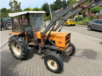 Farm tractor Renault 461S 461S