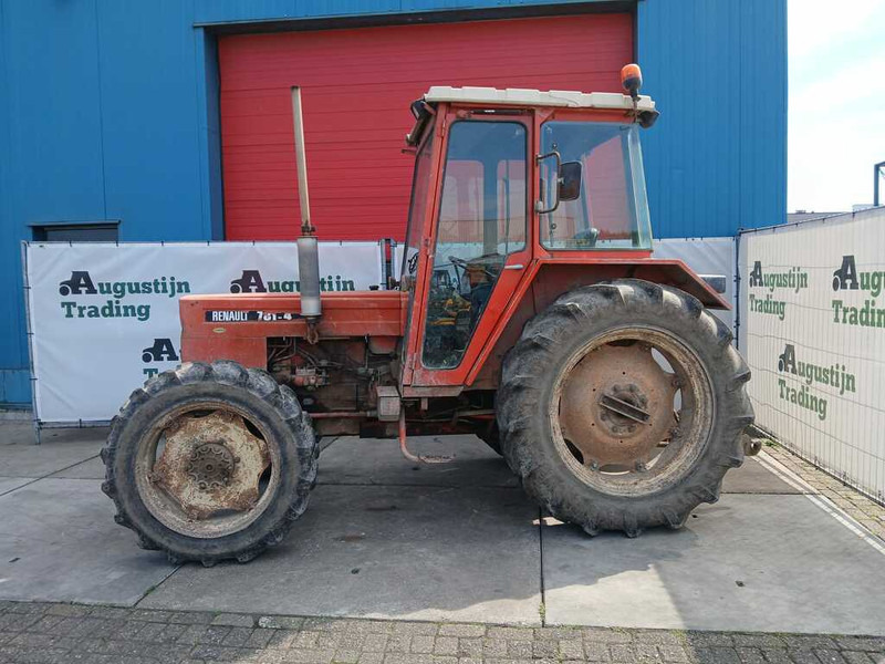 Farm tractor Renault 781-4