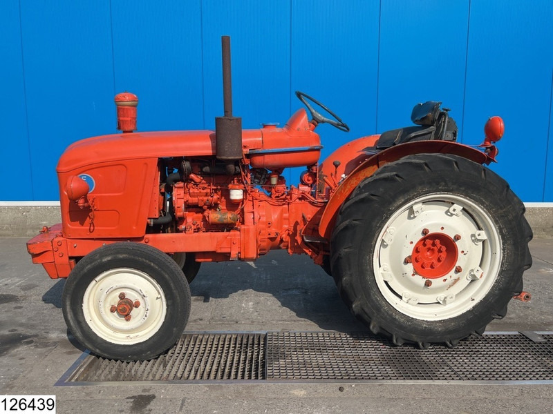 Farm tractor Renault R 7051