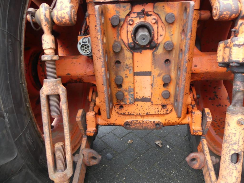 Farm tractor Renault Super 7 Vineyard
