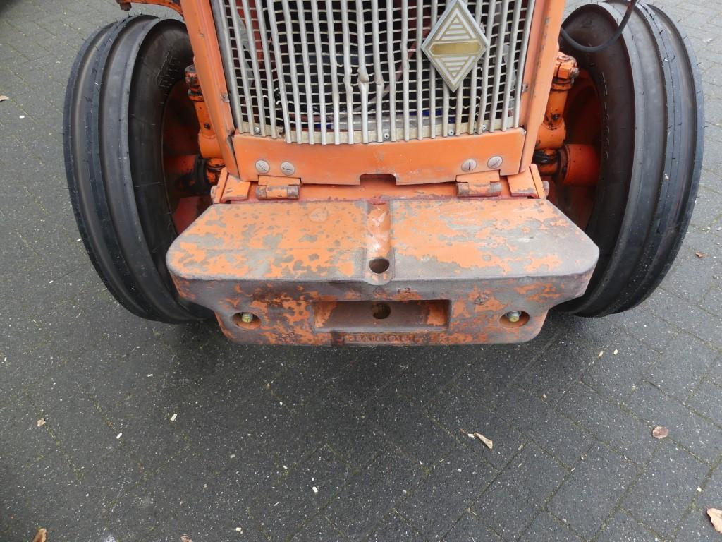 Farm tractor Renault Super 7 Vineyard