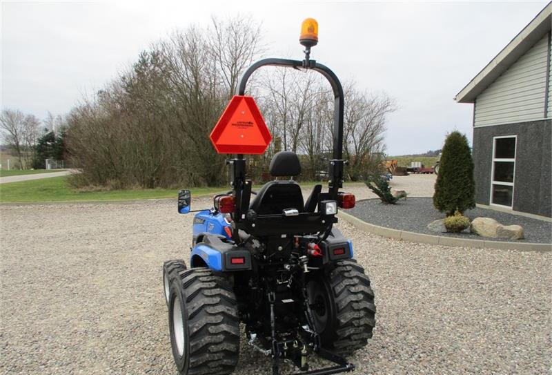 Farm tractor Solis 26 HST Hydrostat. Industrihjul