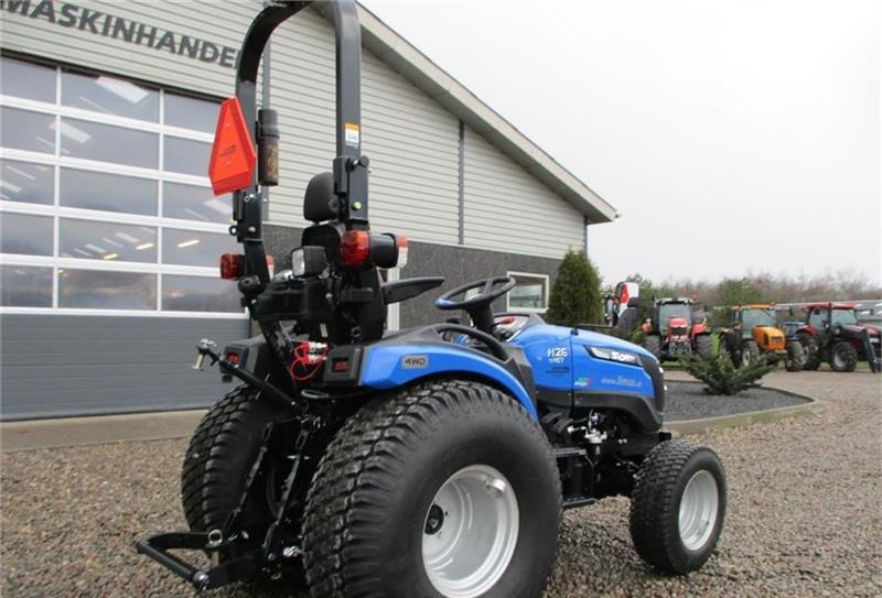 Farm tractor Solis 26 HST Hydrostat Turf hjul.