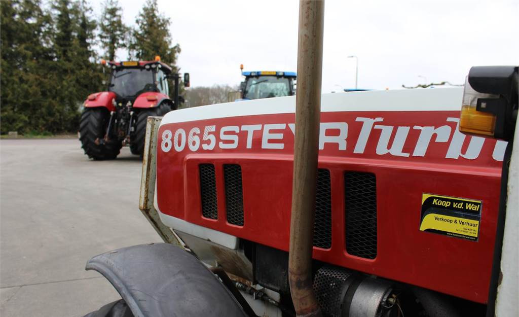 Farm tractor Steyr 8065 Turbo smalspoor