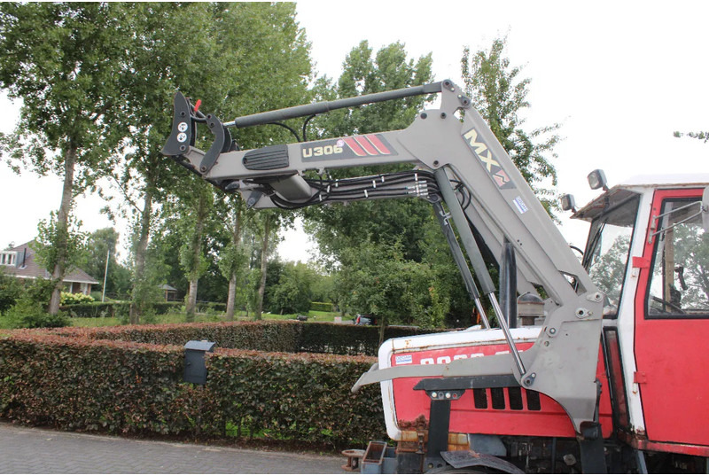 Farm tractor Steyr 8080 met voorlader