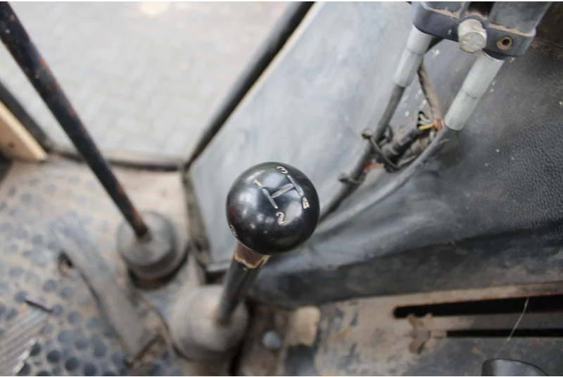 Farm tractor Steyr 8080 met voorlader