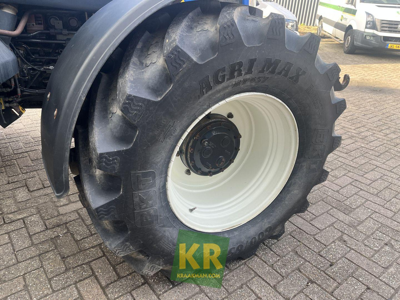 Farm tractor T6080 Elite New Holland