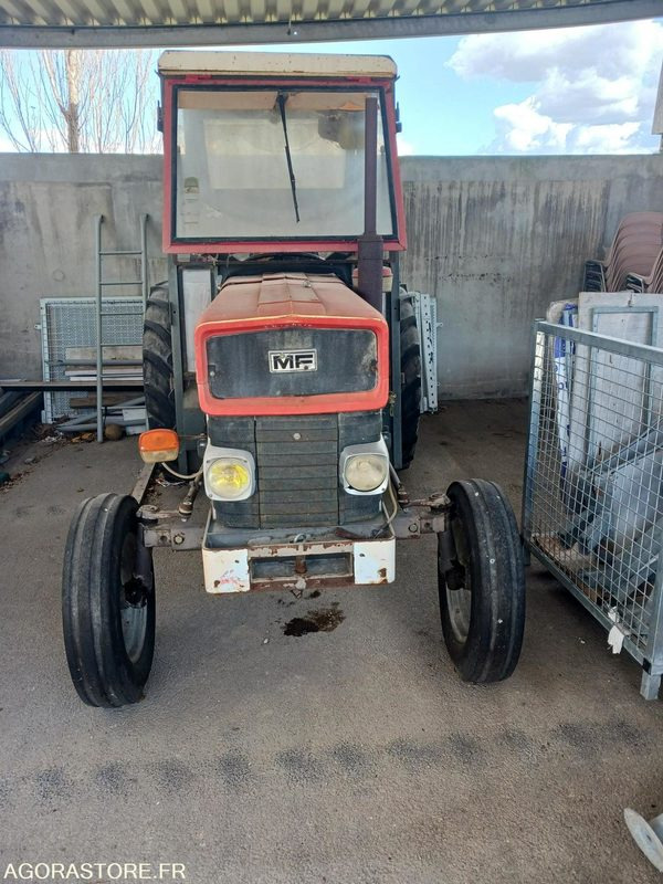 Farm tractor TRACTEUR MASSEY FERGUSSON TYPE 158