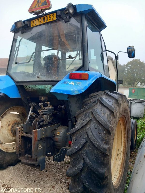 Farm tractor TRACTEUR NEW HOLLAND