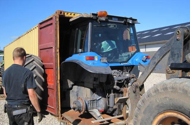 Farm tractor - - - TRAKTORER OG MASKINPARKER KØBES KONTANT I R