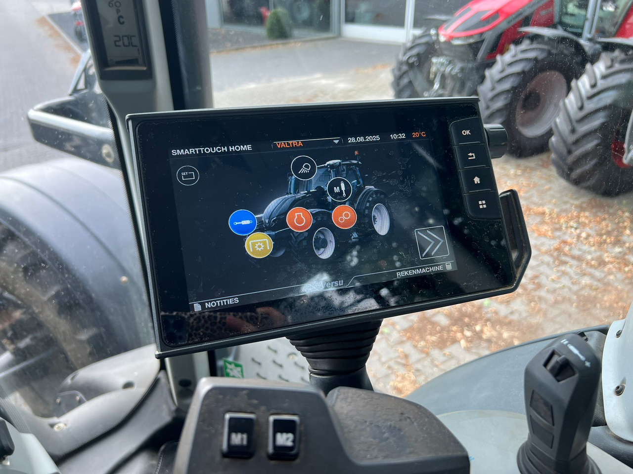 Farm tractor VALTRA T174 Versu