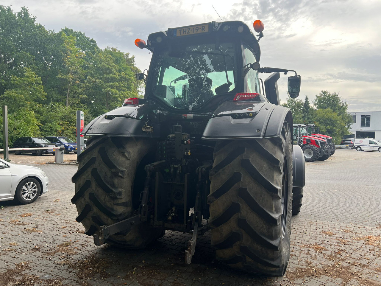 Farm tractor VALTRA T174 Versu