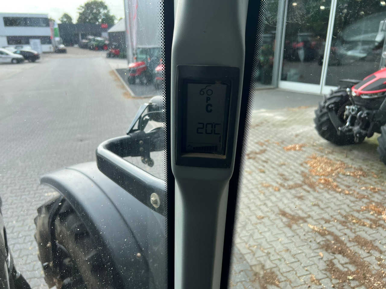 Farm tractor VALTRA T174 Versu