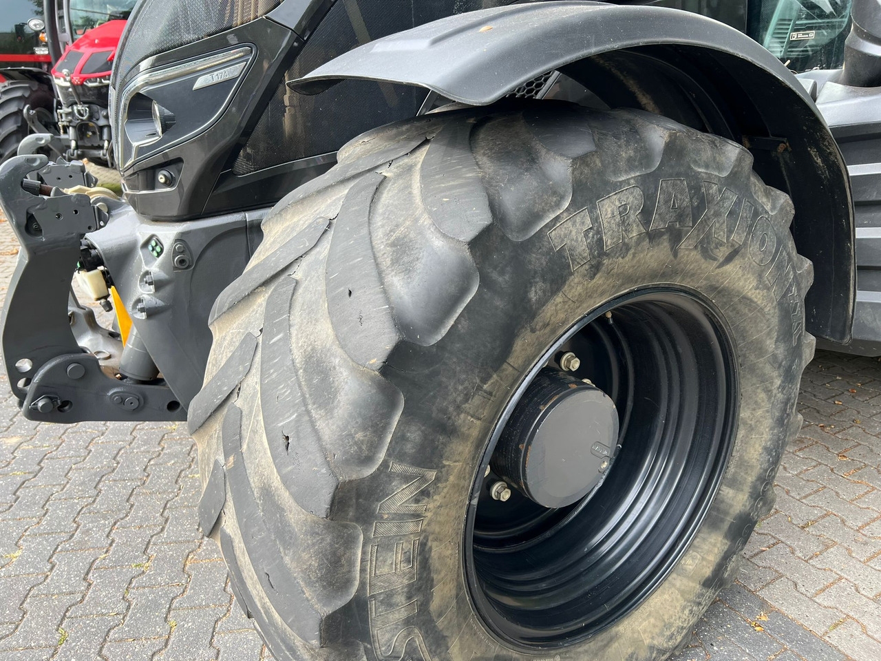 Farm tractor VALTRA T174 Versu