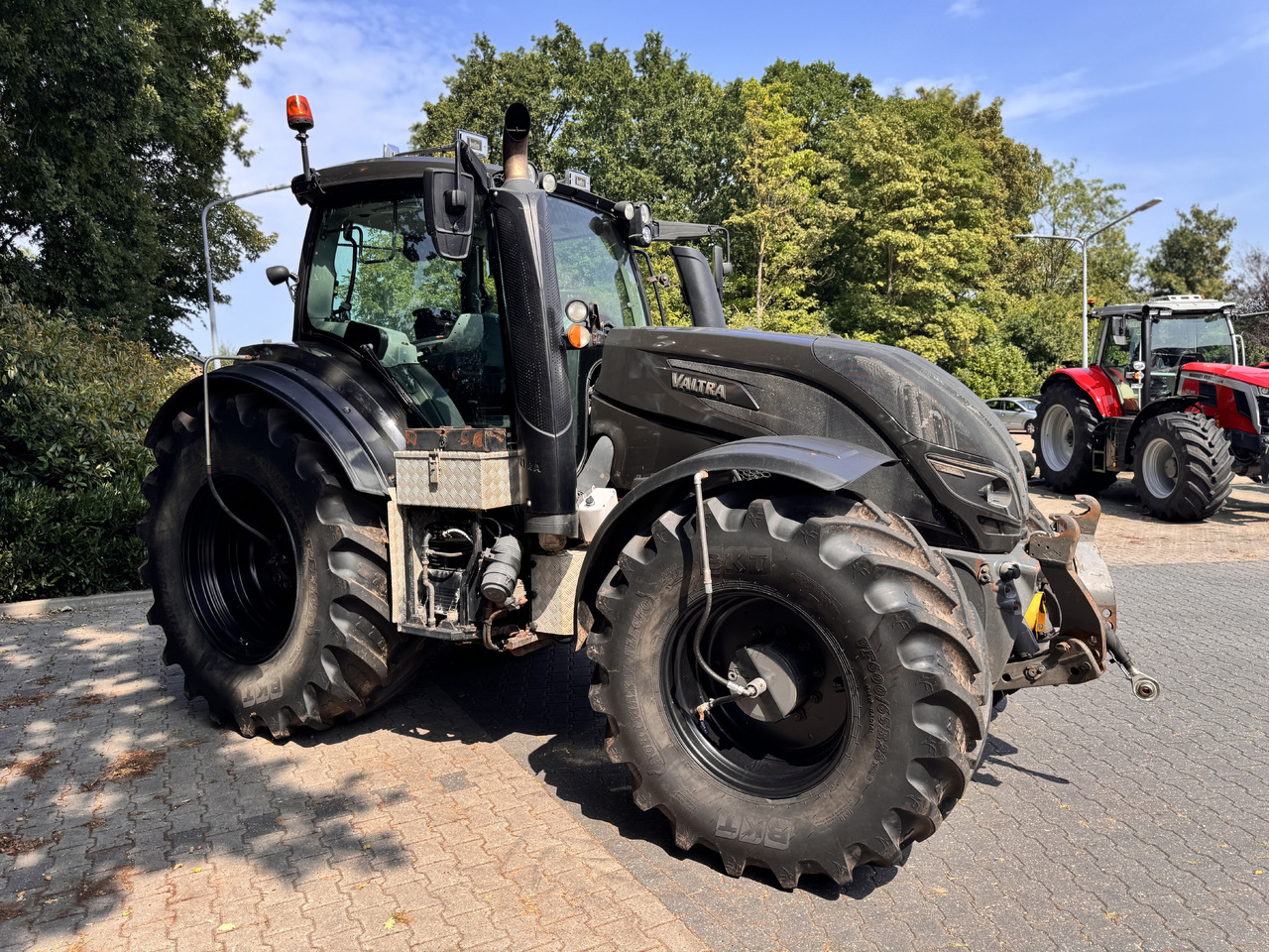 Farm tractor VALTRA T214 Direct