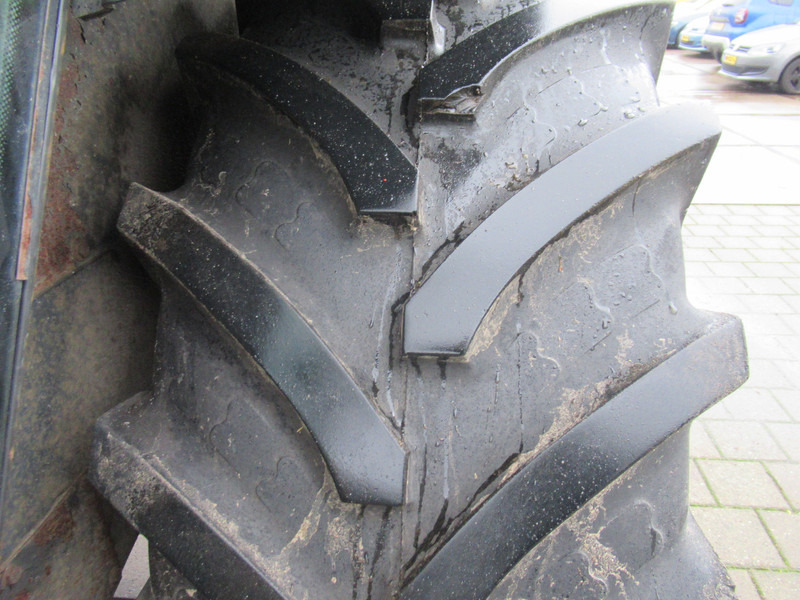 Farm tractor Valtra 700 4x2 VALMET