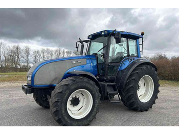 Farm tractor Valtra T130