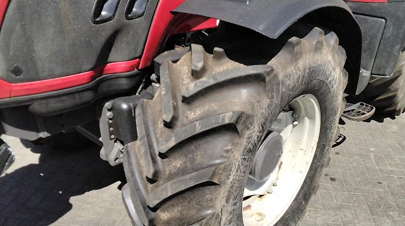 Farm tractor Valtra T153 Versu