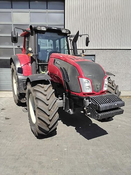 Farm tractor Valtra T153 Versu