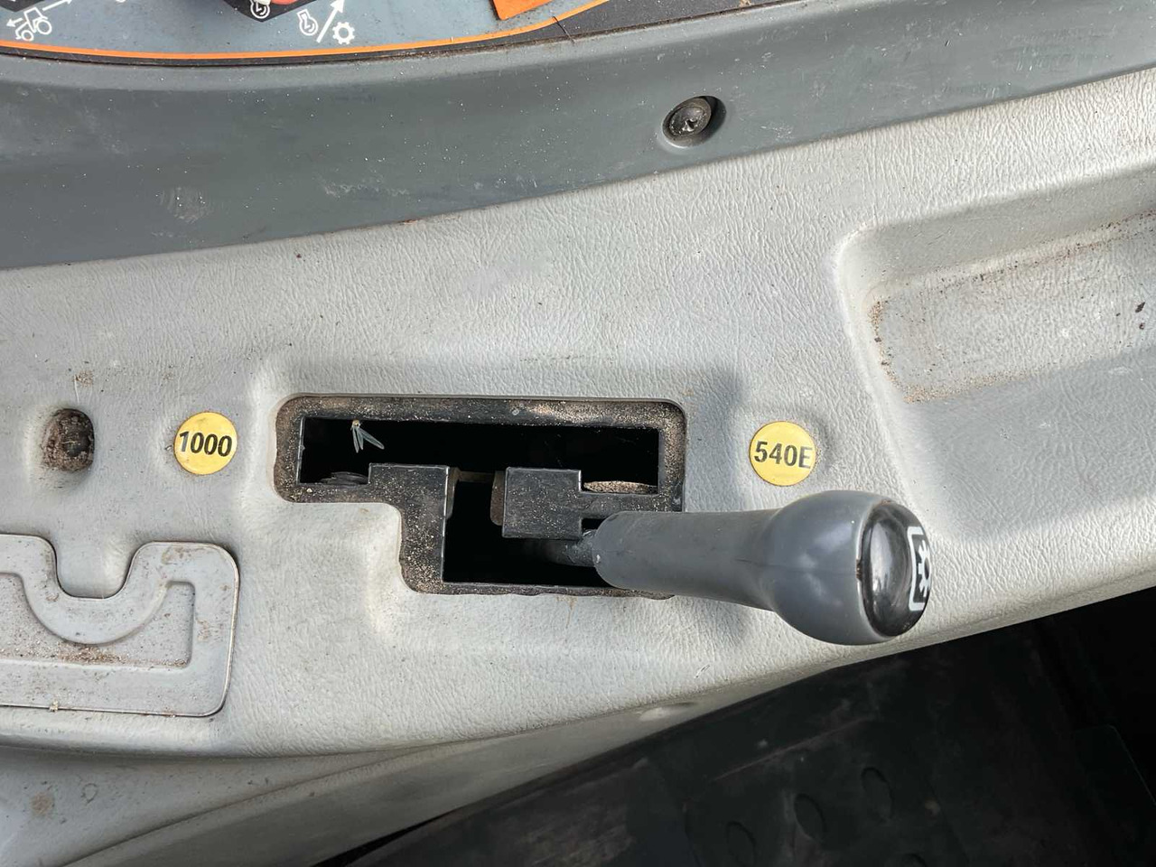 Farm tractor Valtra T163e