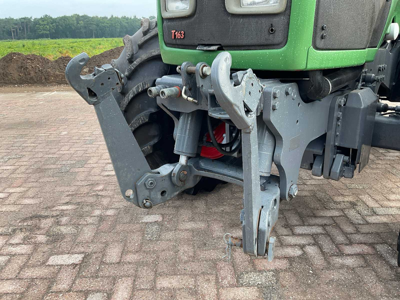 Farm tractor Valtra T163e