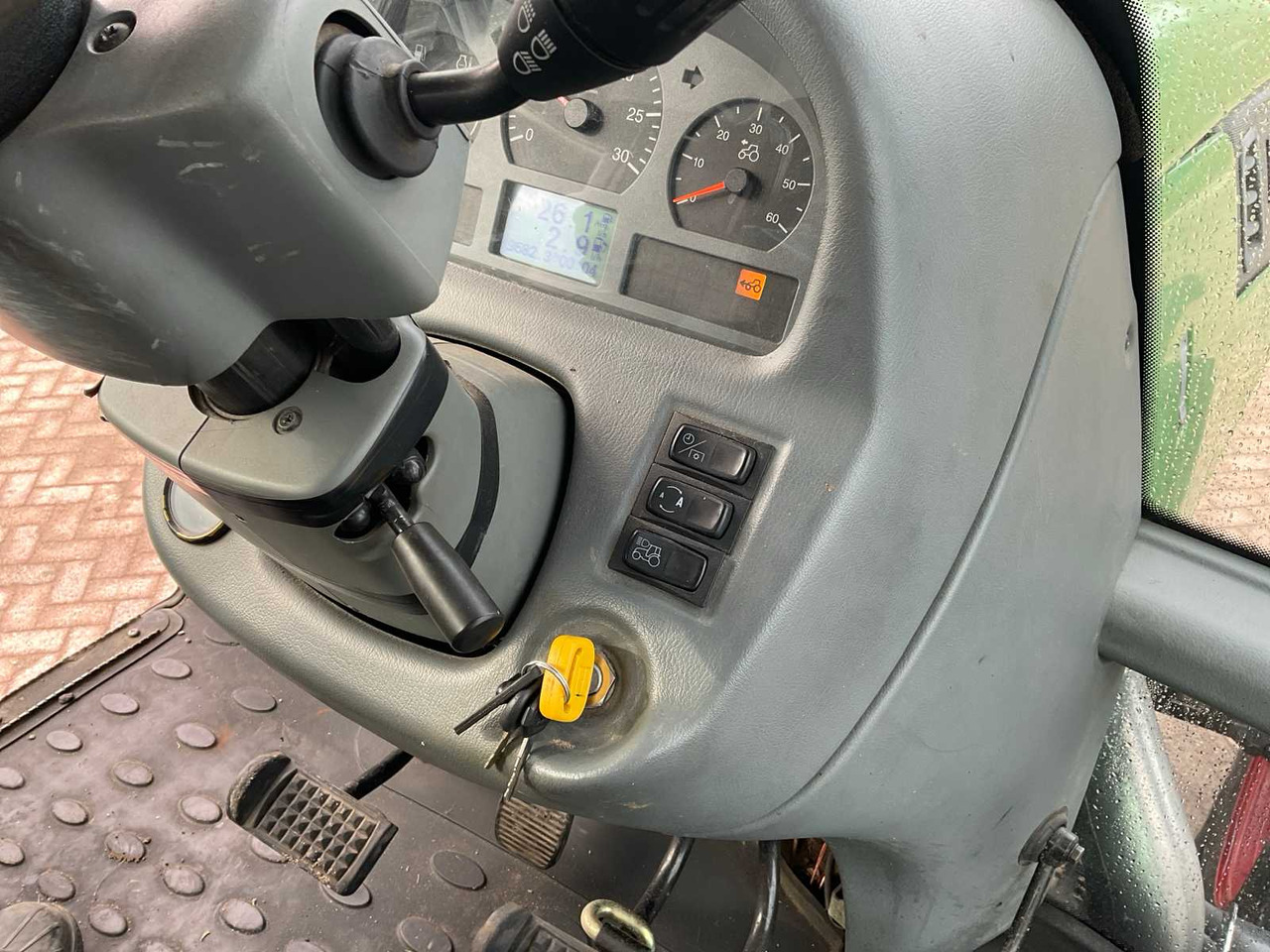 Farm tractor Valtra T163e