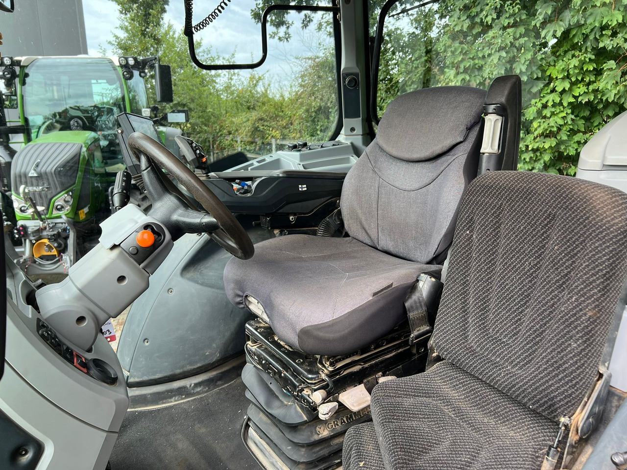 Farm tractor Valtra T174 Versu
