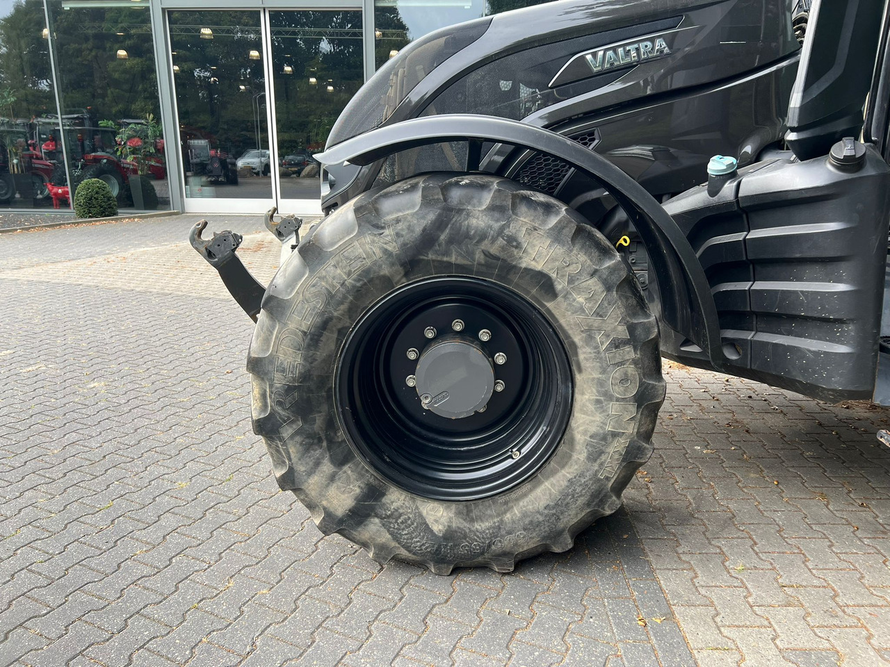 Farm tractor Valtra T174 Versu