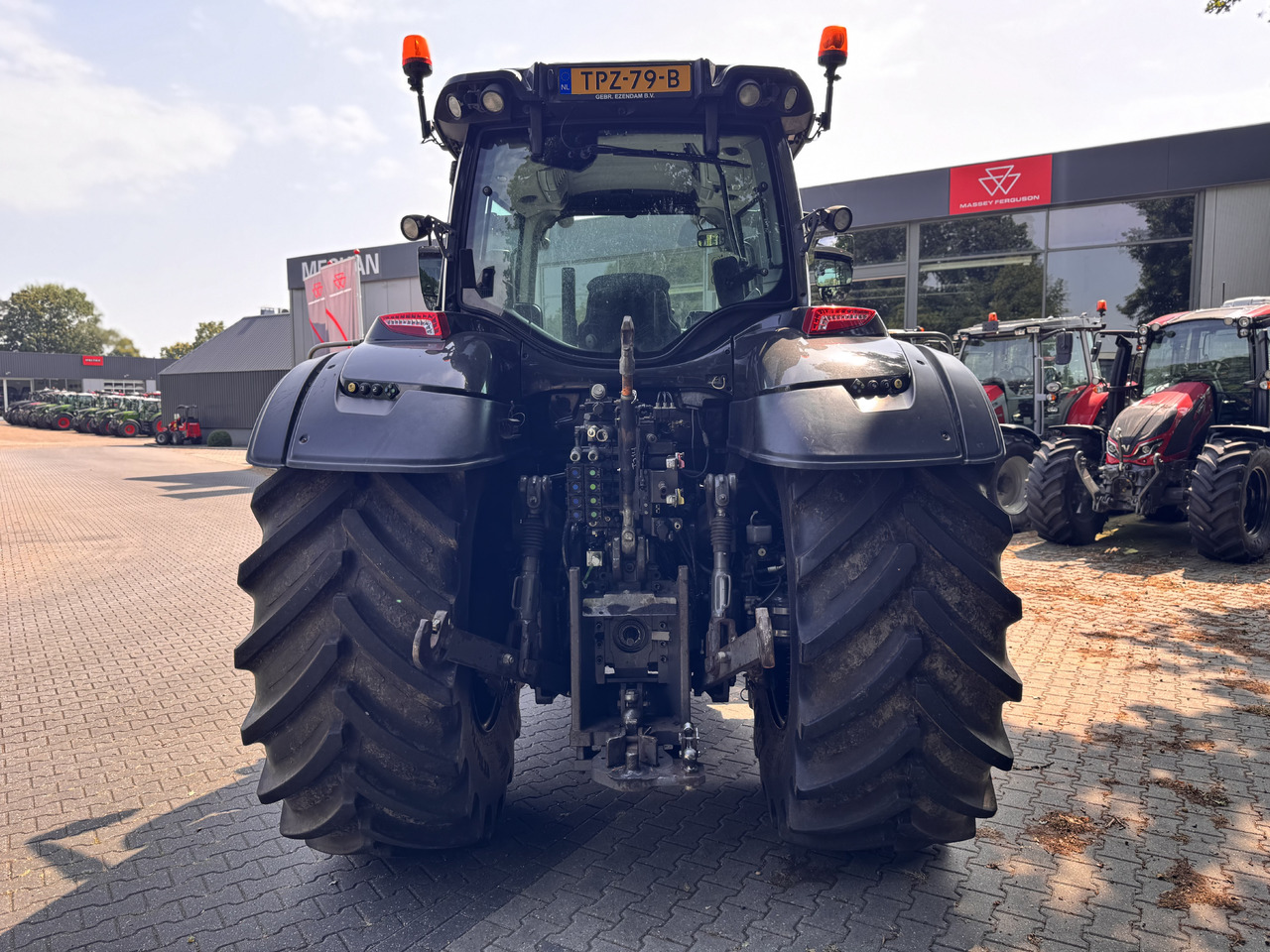 Farm tractor Valtra T214 Direct