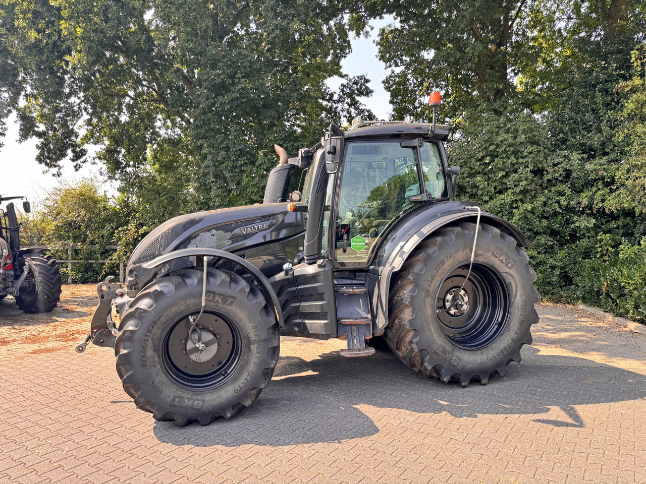 Farm tractor Valtra T214 Dorect