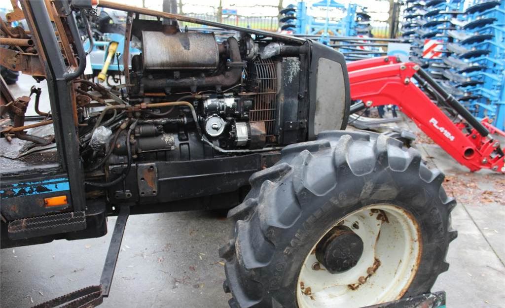 Farm tractor Valtra Valmet 900