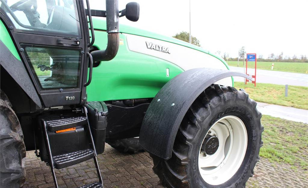Farm tractor Valtra Valmet T130 Hitech