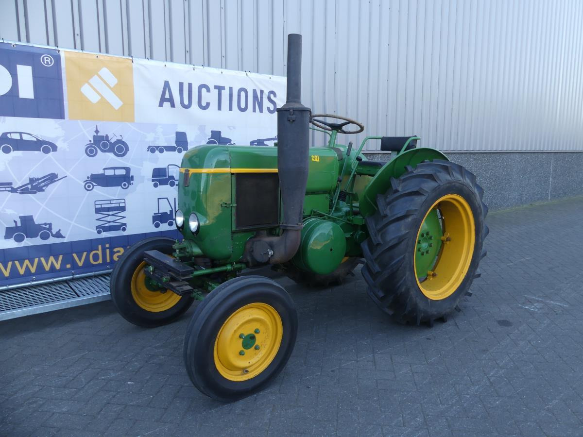 Farm tractor Vierzon 201