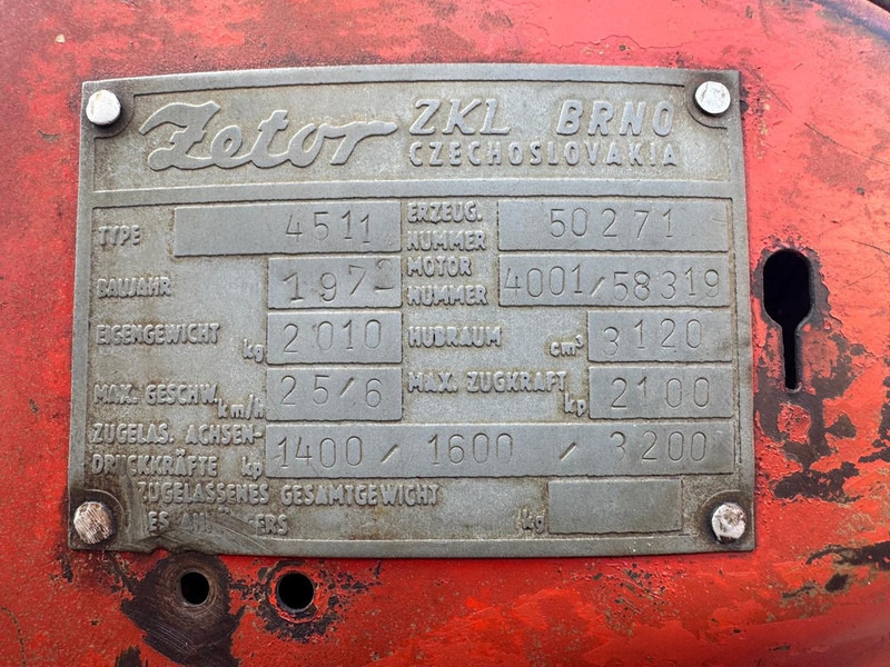 Farm tractor Zetor 4511