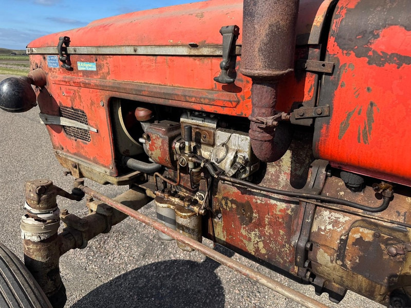 Farm tractor Zetor 4511