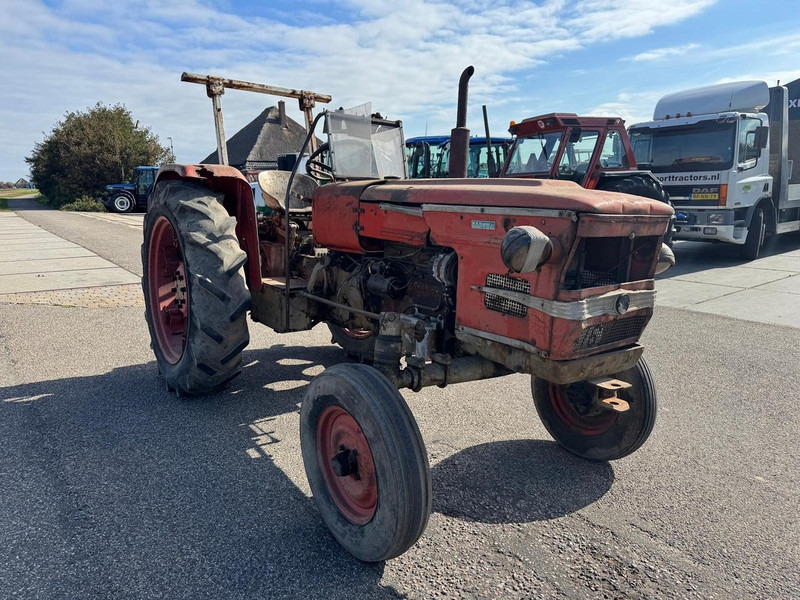 Farm tractor Zetor 4511