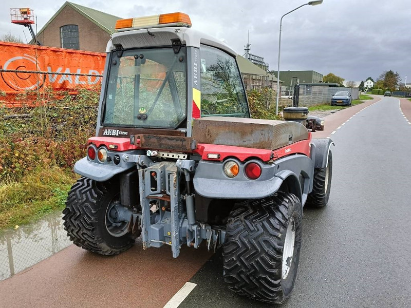 Farm trailer Aebi TT280 werktuigdrager maaier laag zwaartepunt