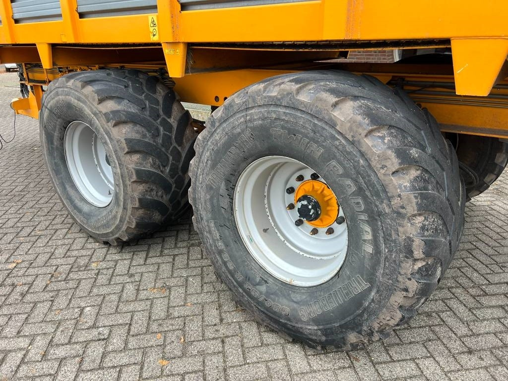 Farm trailer Veenhuis SW 400 silagewagen